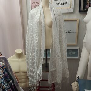Dressbarn White Textured Shawl